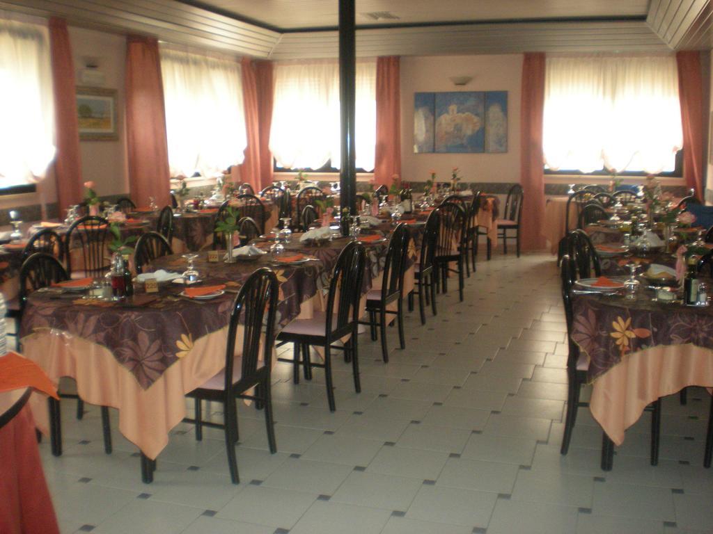 Hotel Eden Viserbella di Rimini 외부 사진