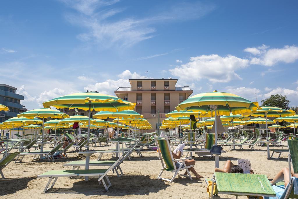 Hotel Eden Viserbella di Rimini 외부 사진