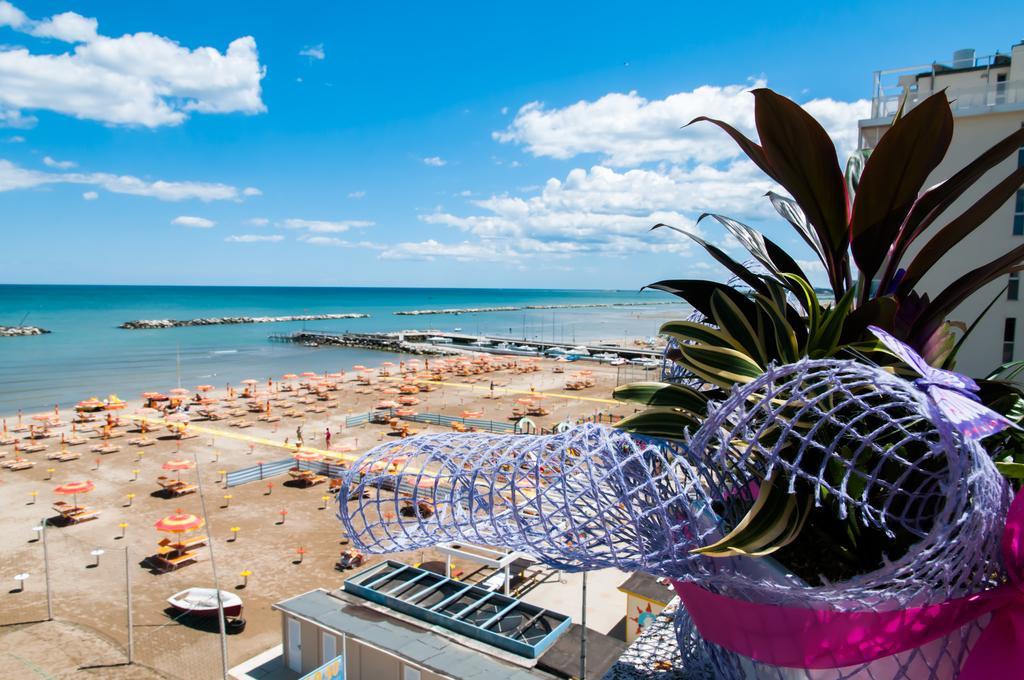 Hotel Eden Viserbella di Rimini 외부 사진